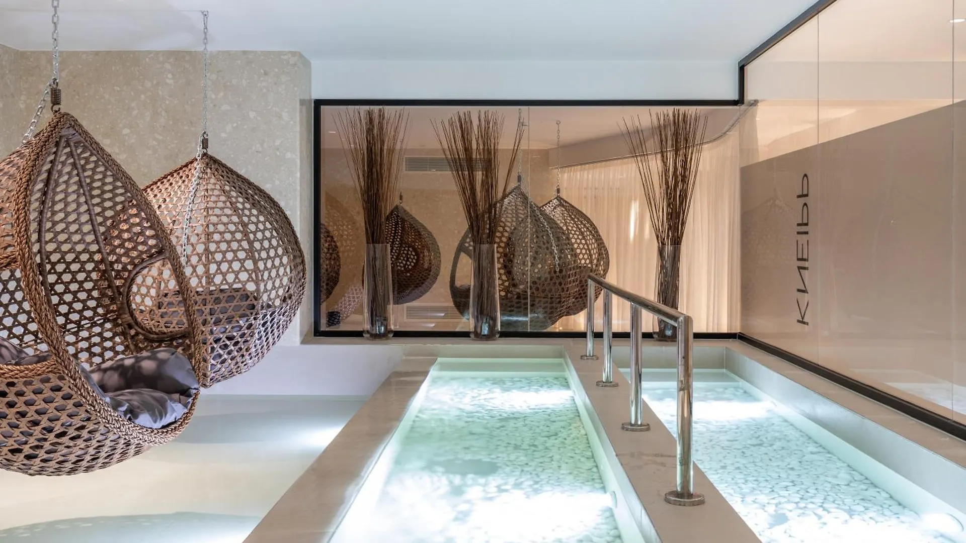 Spa & Pool - Studio Apartments 365 Tirana Albania